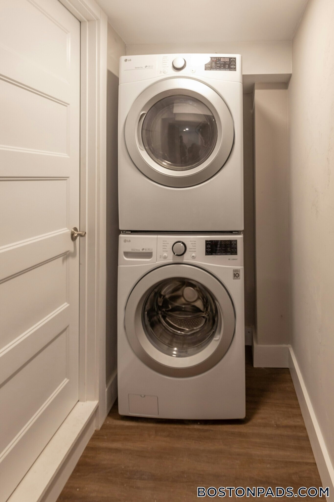 Building Photo - 65 Beech Glen St