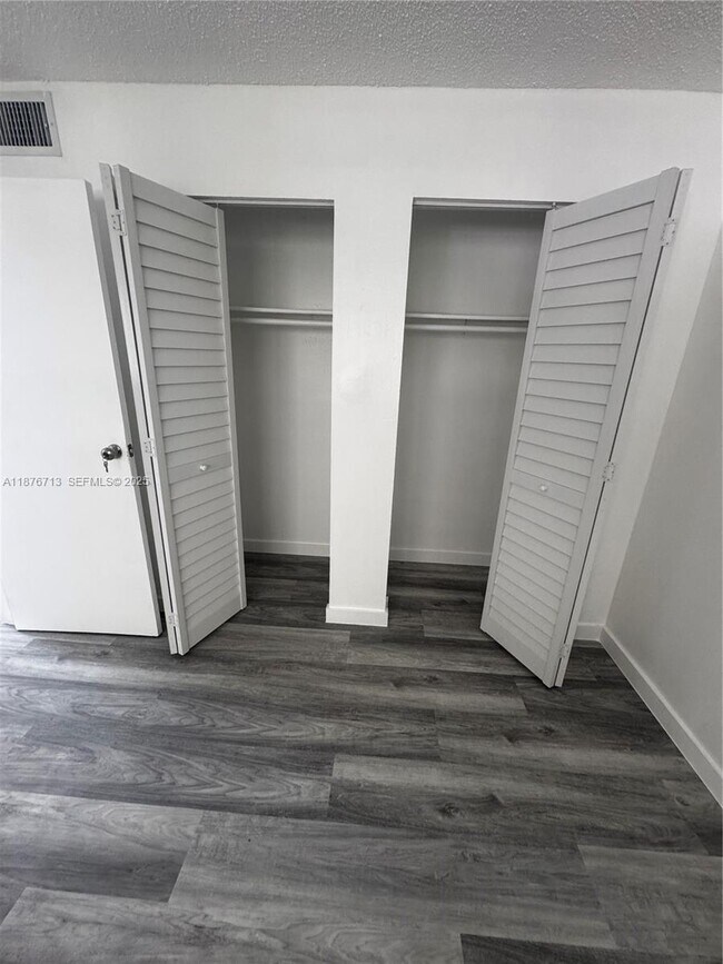 Building Photo - 2515 Polk St