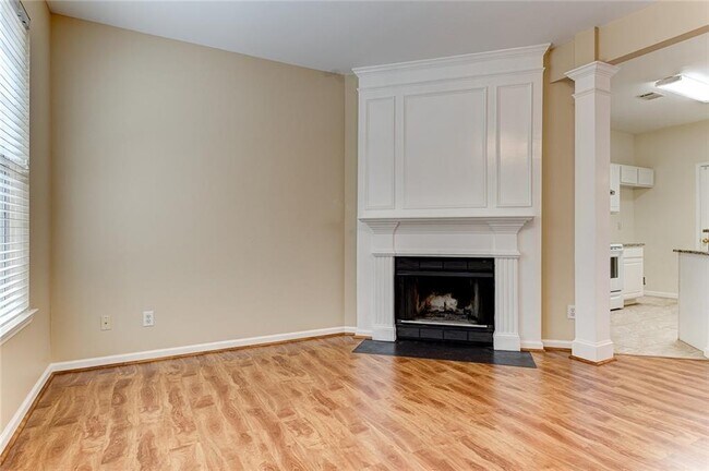 Building Photo - 4028 Oak Glenn Dr