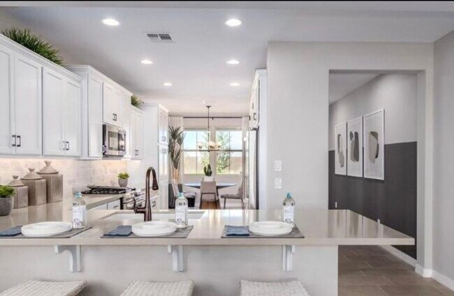 Building Photo - 17976 W Jones Ave