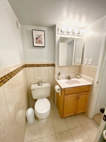 Building Photo - 5340 Holmes Run Pky