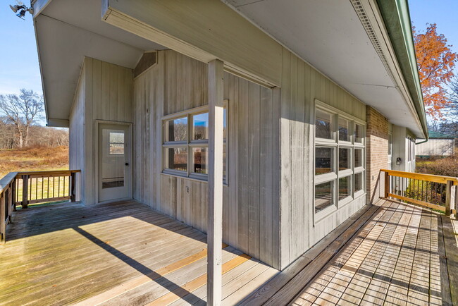 Building Photo - 475 Parum Rd