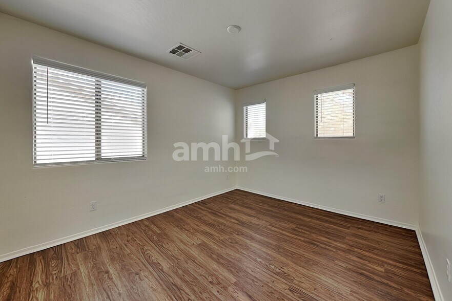 Building Photo - 25850 W Crown King Rd