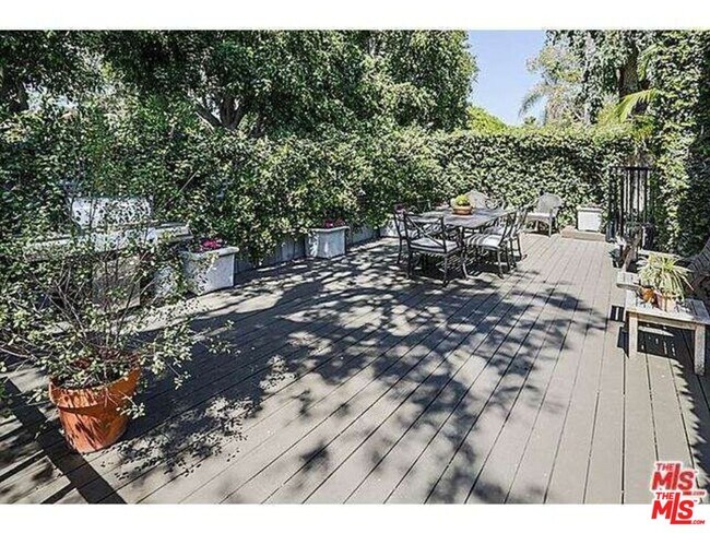 Building Photo - 859 N Spaulding Ave