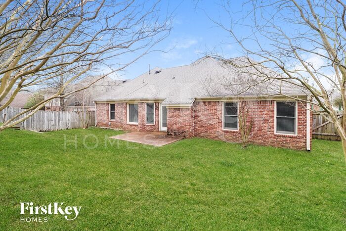 Building Photo - 9330 Sarsen Dr