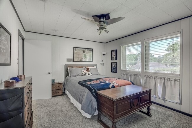 Building Photo - 22 Winged Foot Dr