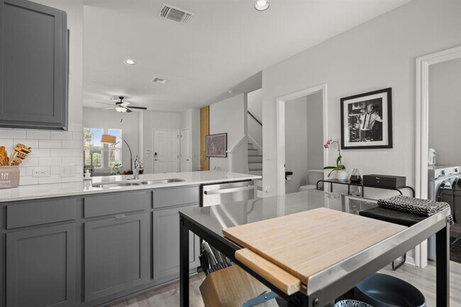 Building Photo - 17202 Adoro Dr