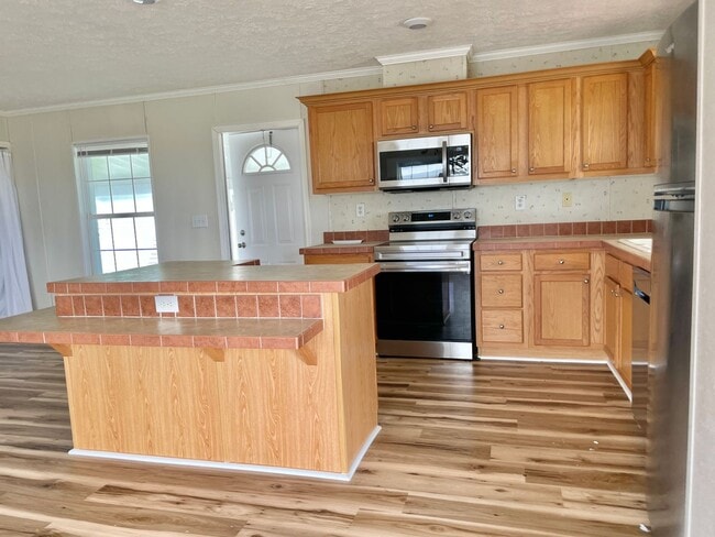 Building Photo - Lovely 2 bedroom 2 bath Annual Rental  hom...