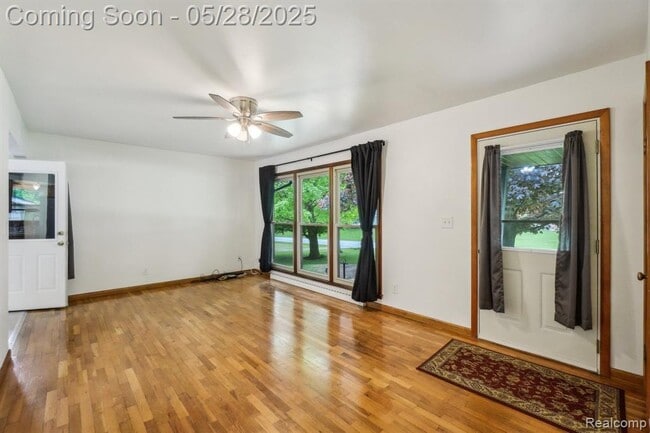 Building Photo - 3005 S Hickory Ridge Rd