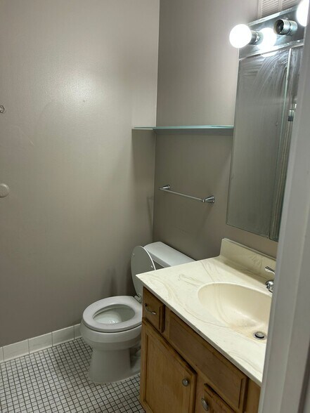bathroom - 4110 Rahn Rd