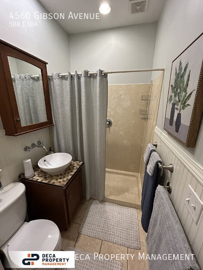 Building Photo - 4560 Gibson Ave