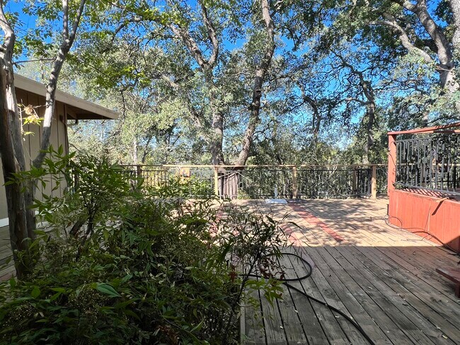 Building Photo - 4425 Las Encinitas Dr