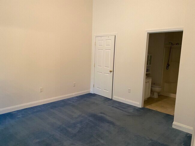 Building Photo - 59 Cluff Rd