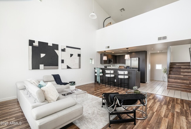 Building Photo - 1111 W University Dr