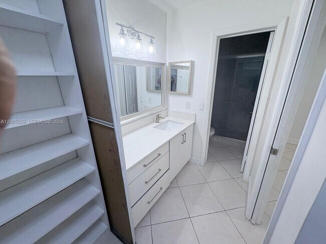 Building Photo - 3987 Carambola Cir N