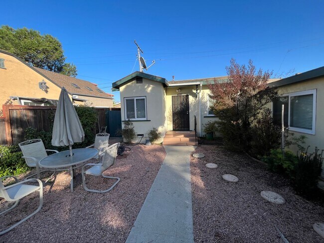 Building Photo - 4443 Bancroft-A