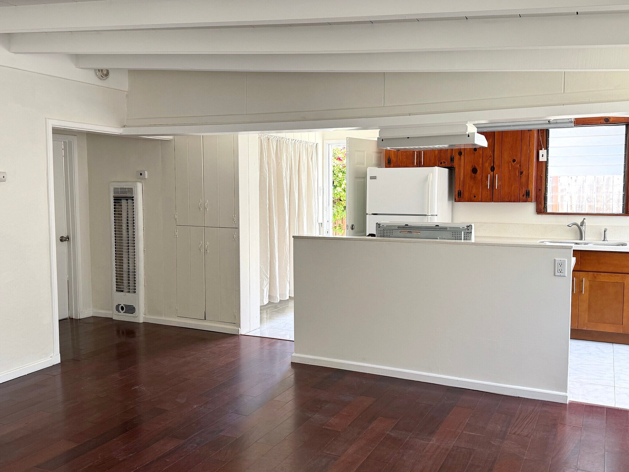 Building Photo - 2321 W Carson St