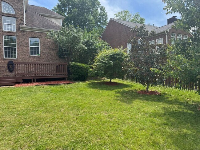 Building Photo - Brentwood 4BR Home