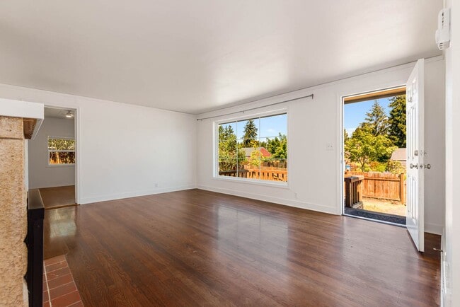 Building Photo - 15577 9th Ave NE