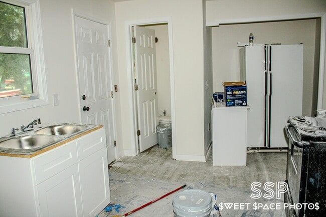 Building Photo - 503 N Orange St