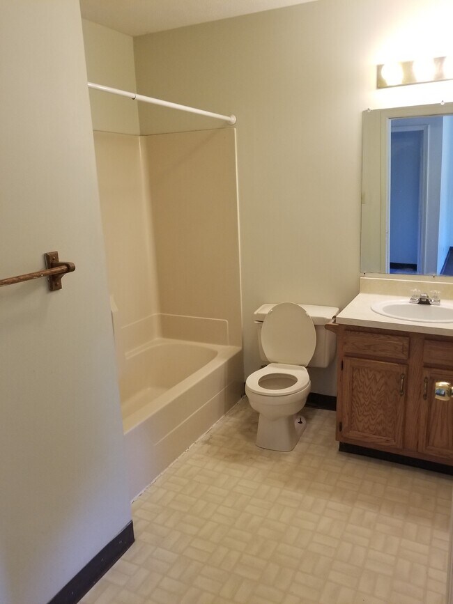Bathroom - 1500 W University Ave