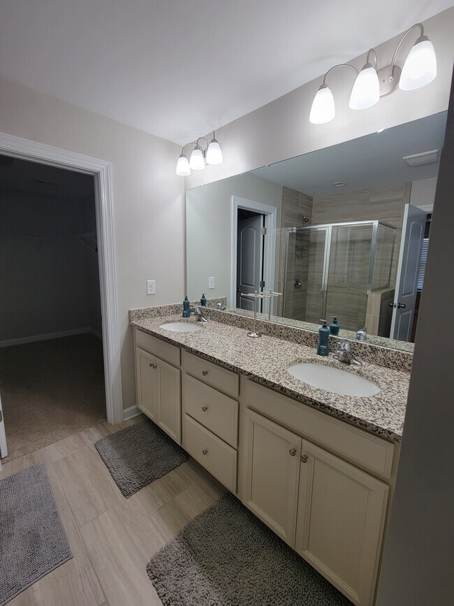 Building Photo - 5806 Clan Maclaine Dr