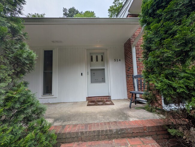 Building Photo - 514 Morreene Rd