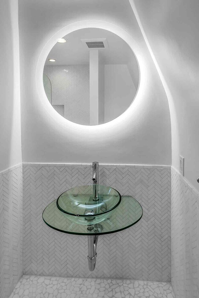 Building Photo - 29 Yawl St