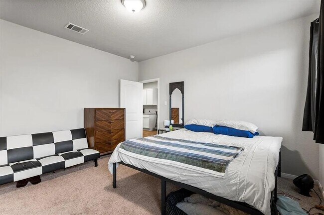 Building Photo - 129 Jubilee Dr