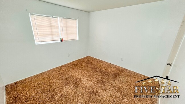 Building Photo - 1424 Gorrill St