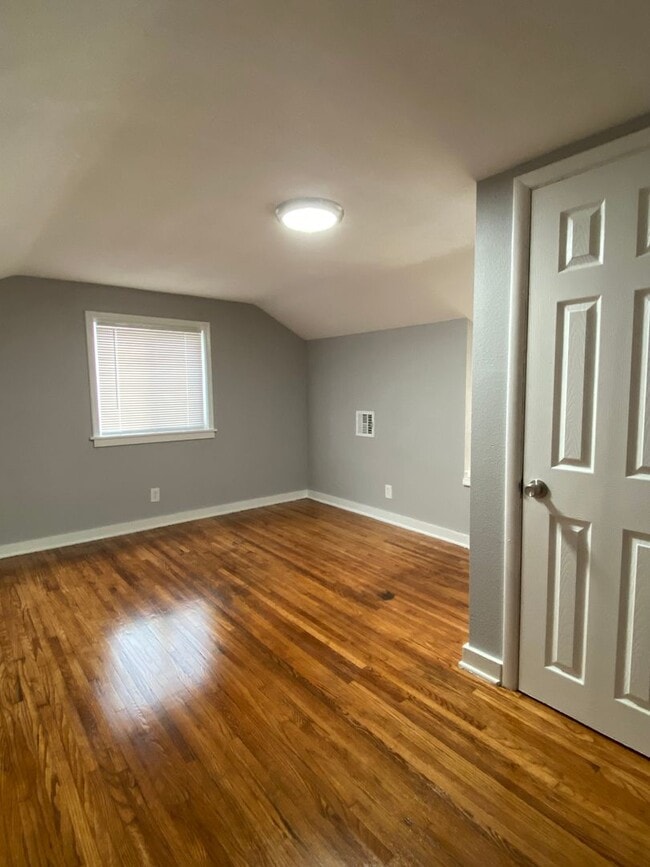 Building Photo - 2 bedroom in West Tulsa!!
