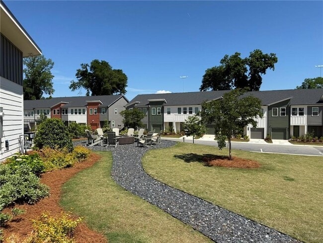 Building Photo - 1605 Aeslin Dr NW