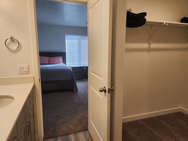 Building Photo - Northfield Townhome for Rent $1880 mo.