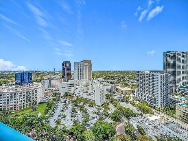 Building Photo - 333 Las Olas Way
