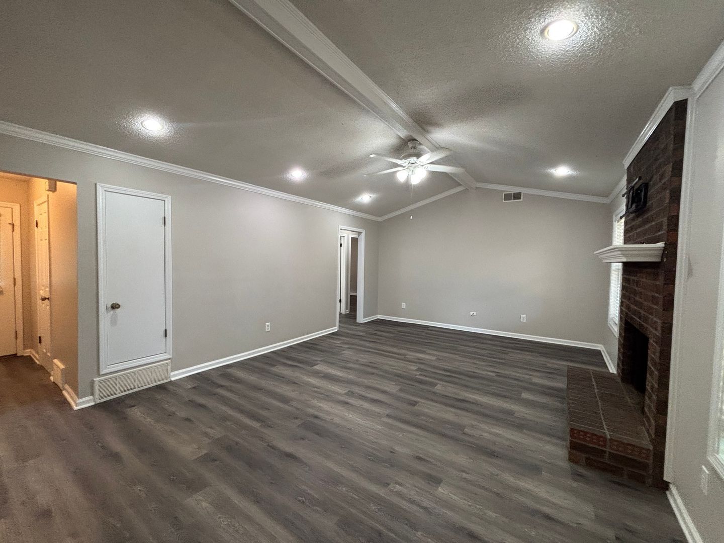 Building Photo - 3104 Ingleside Dr