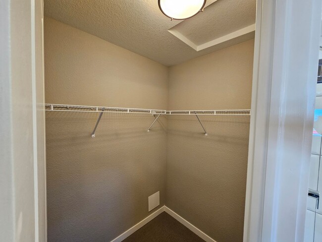 Building Photo - 1 Bed 1 Bath in Classics Greenway in 80922!