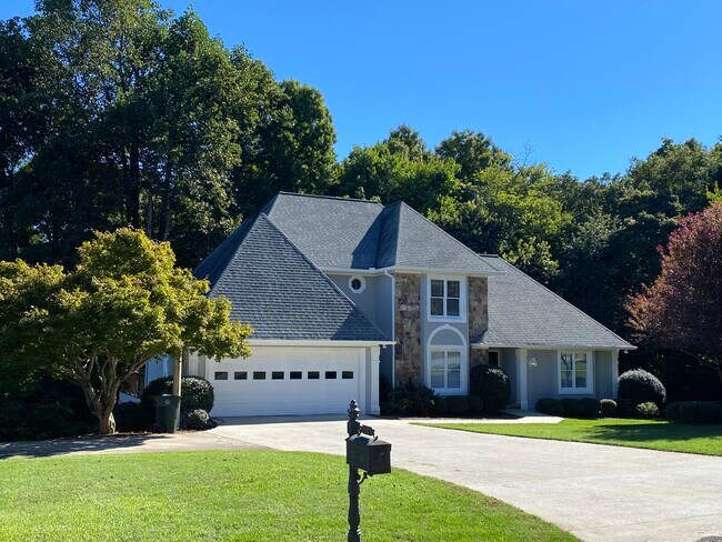Newly painted, cleaned and landscaped - 178 Cloudland Rd N