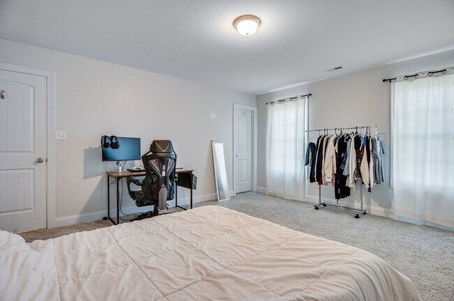 Building Photo - 110 Evergreen Frst Dr