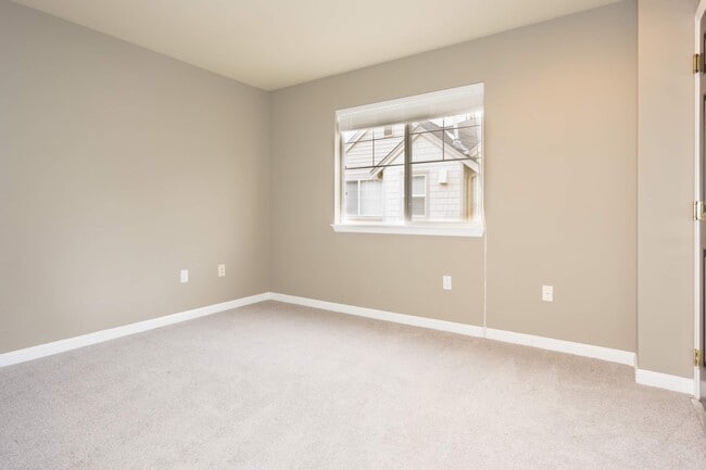 Building Photo - 9223 122nd Ct NE