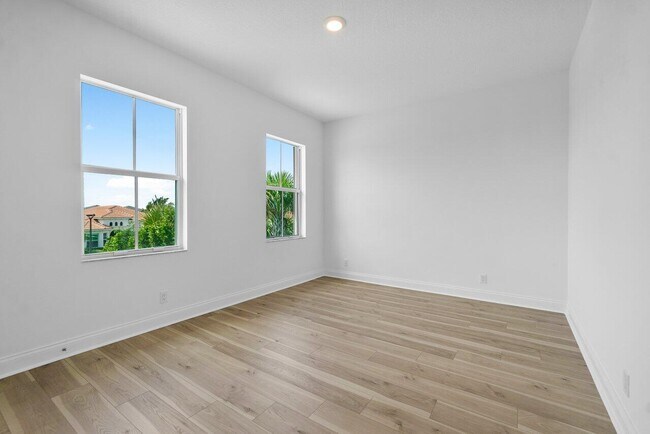 Building Photo - 12289 Waterstone Cir