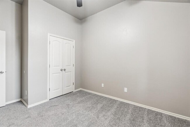 Building Photo - 4925 NW 164th Terrace