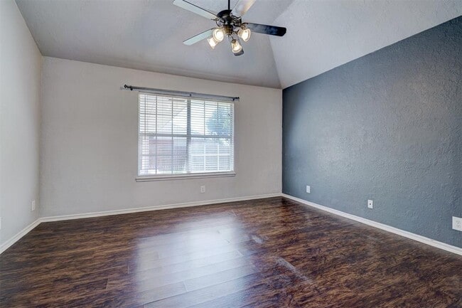 Building Photo - 1019 Dustin Dr