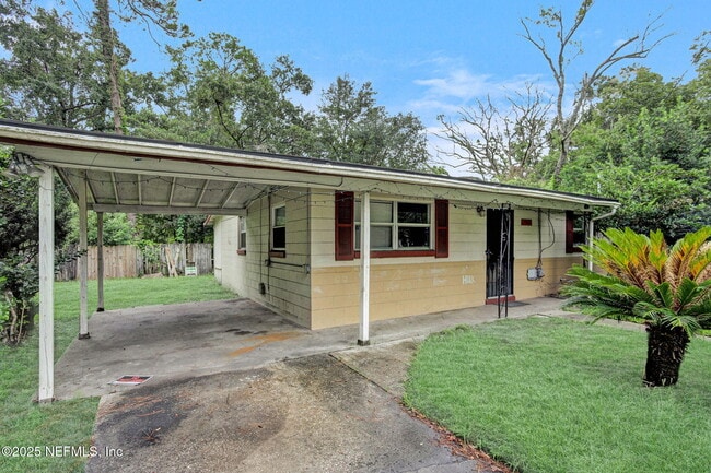 Building Photo - 7063 Wonderland Ct
