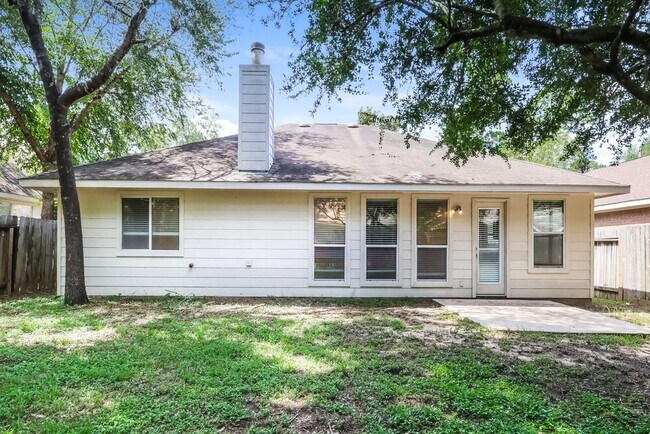 Building Photo - 30 Shimmer Pond Pl