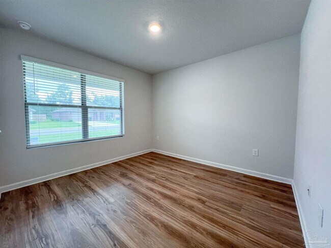 Building Photo - 6351 Burrow Ln