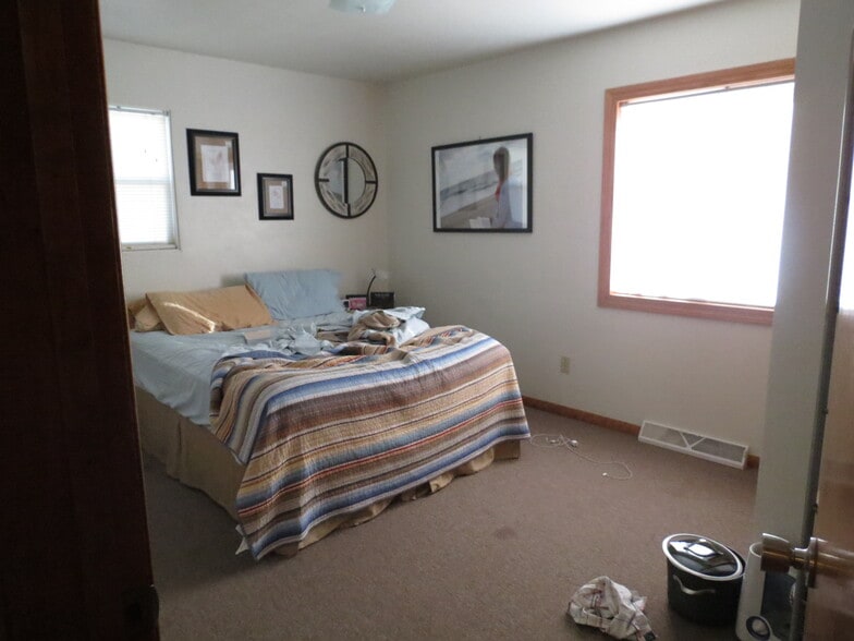 Building Photo - 1516 Starview Dr
