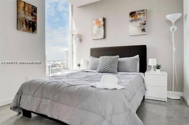 Building Photo - 151 SE 1st St