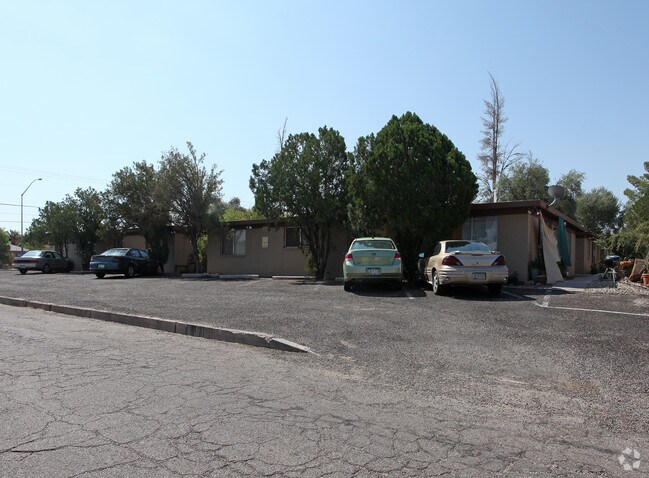 Building Photo - 2053 North Alvernon Road