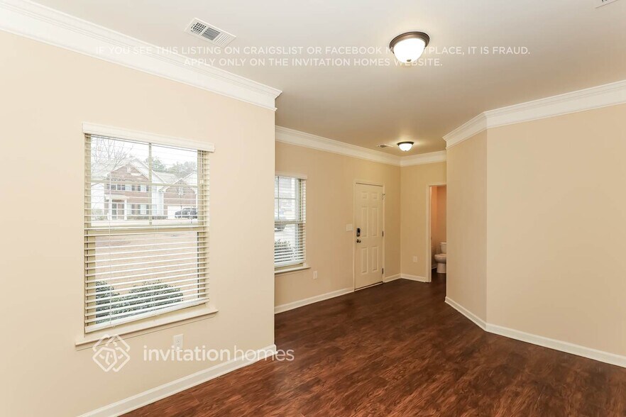 Building Photo - 3030 Stonebrook Cove