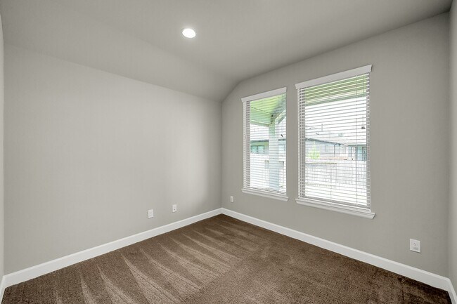 Building Photo - 328 Rise Ln